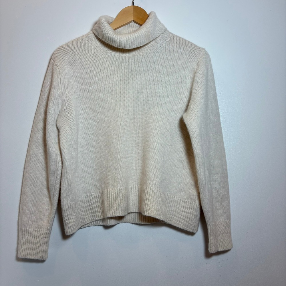 Wilfred‎ Aritzia Cashmere Turtleneck Mock Sweater Knit Small Ivory Cream Classic